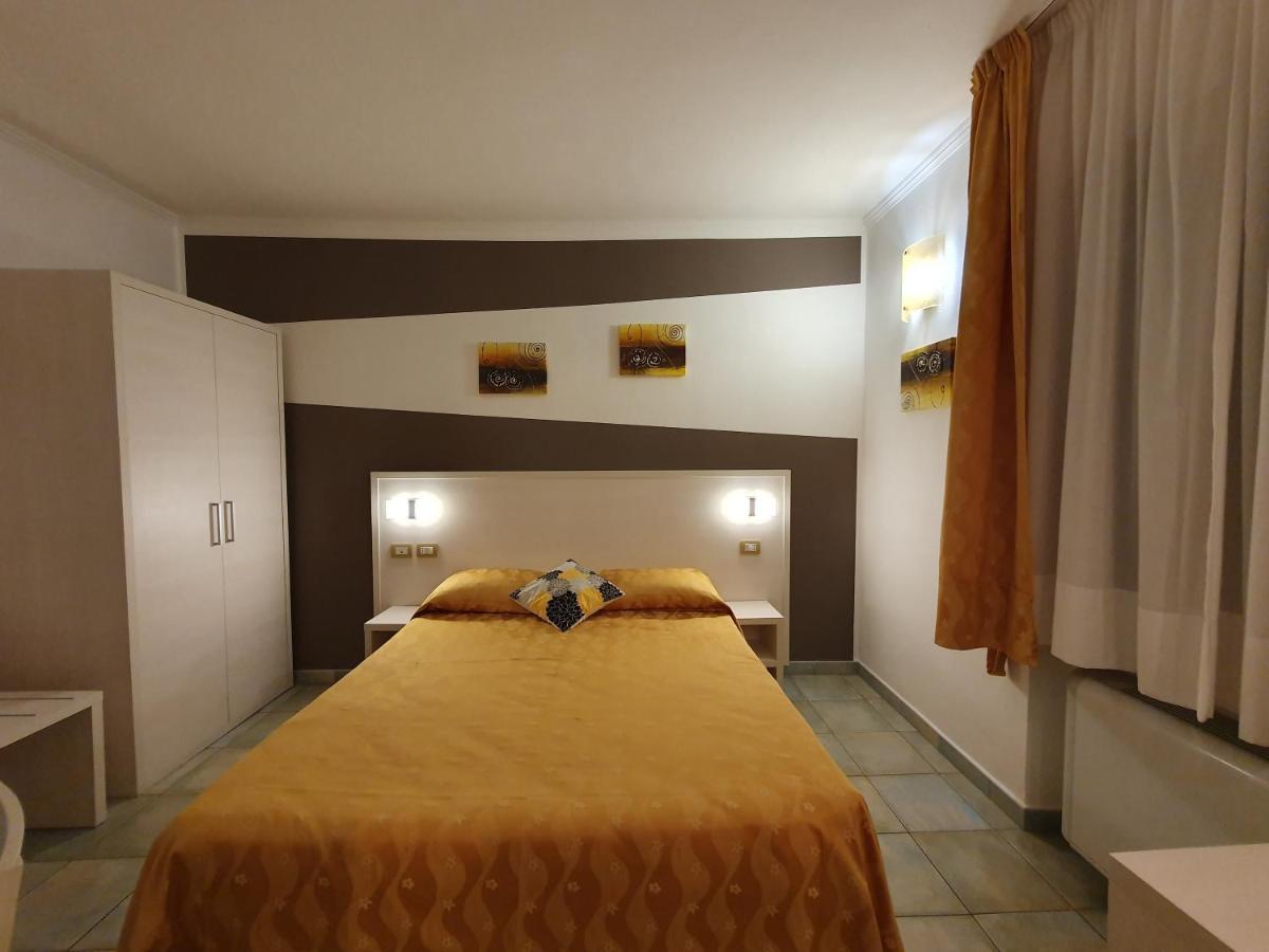 קאלה גונונה Hotel La Playa מראה חיצוני תמונה