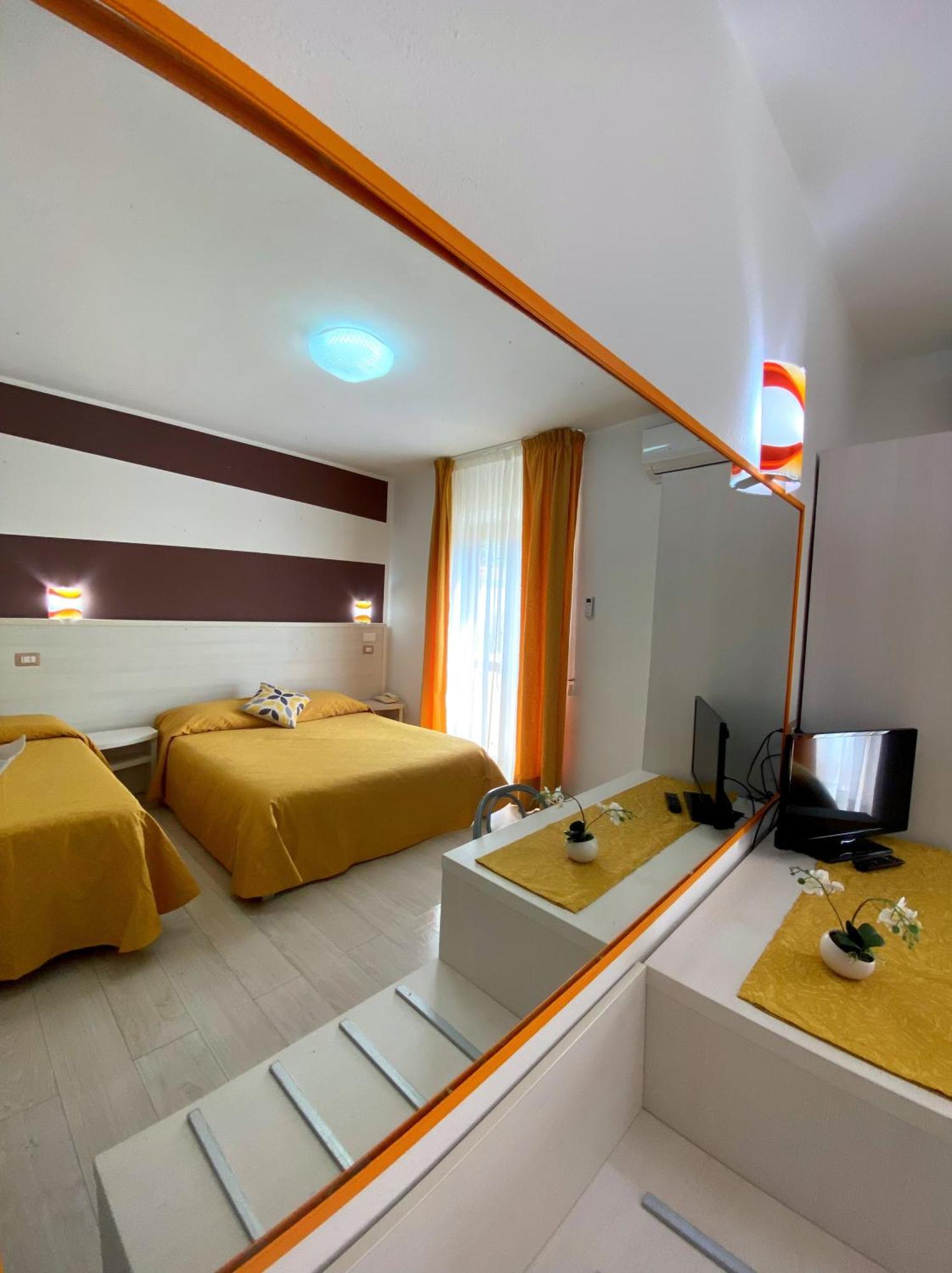 קאלה גונונה Hotel La Playa מראה חיצוני תמונה