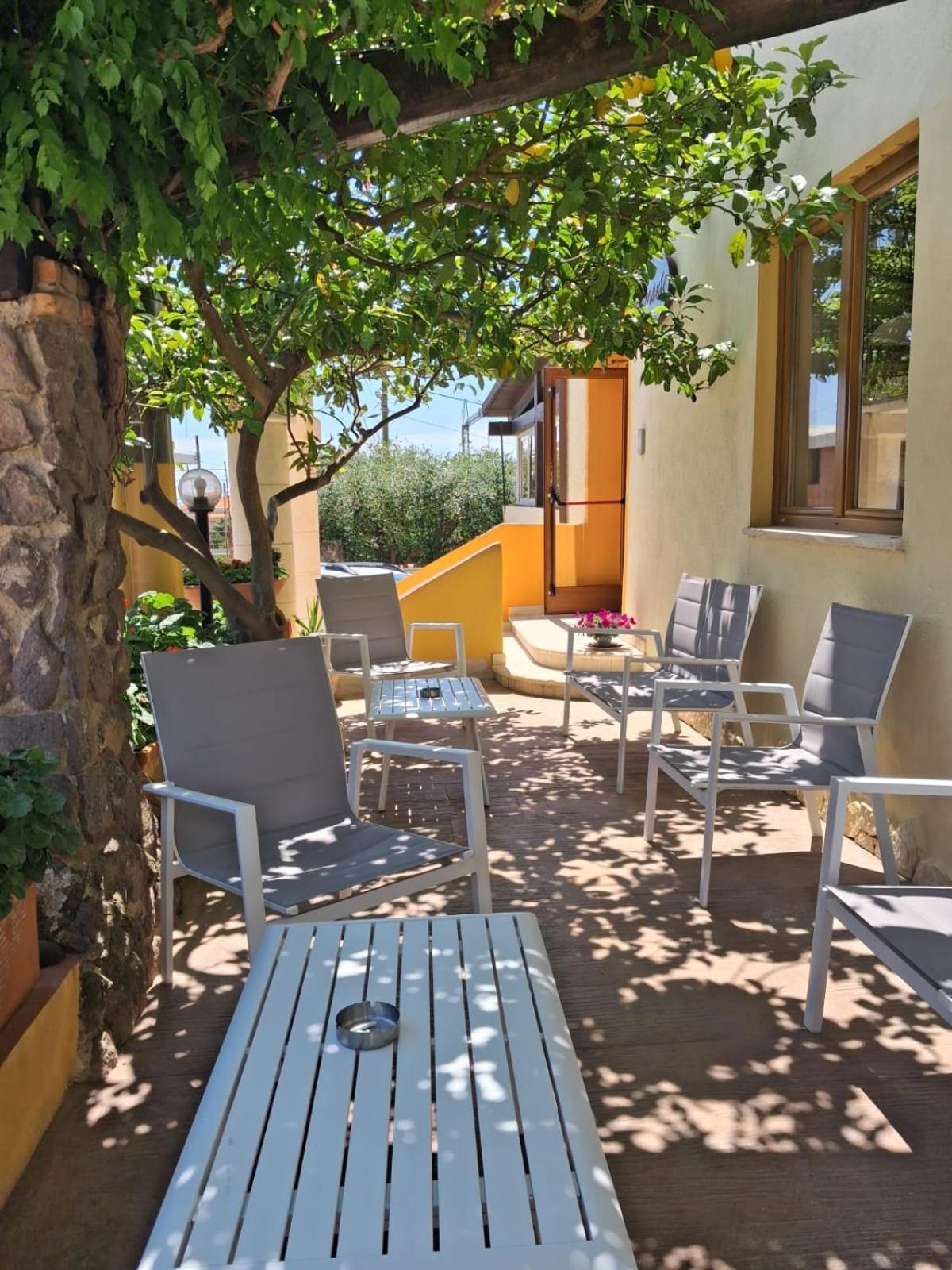 קאלה גונונה Hotel La Playa מראה חיצוני תמונה