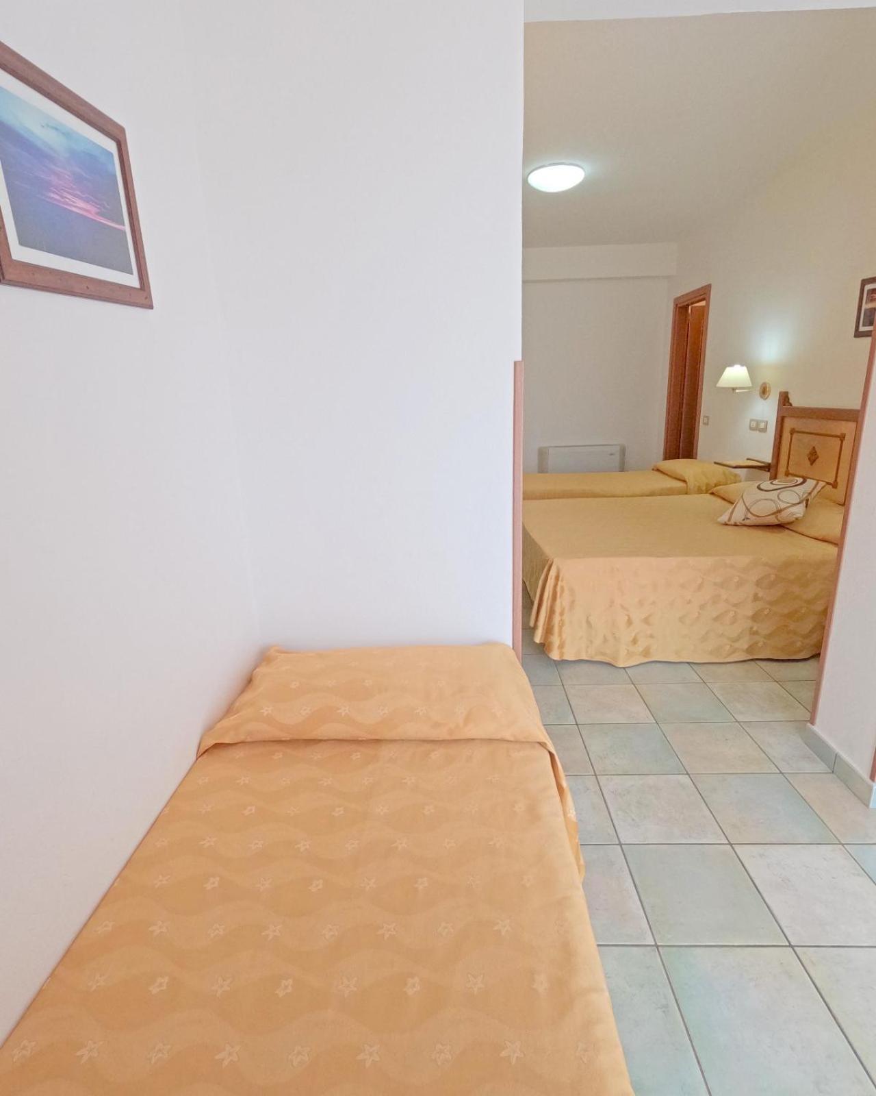 קאלה גונונה Hotel La Playa מראה חיצוני תמונה