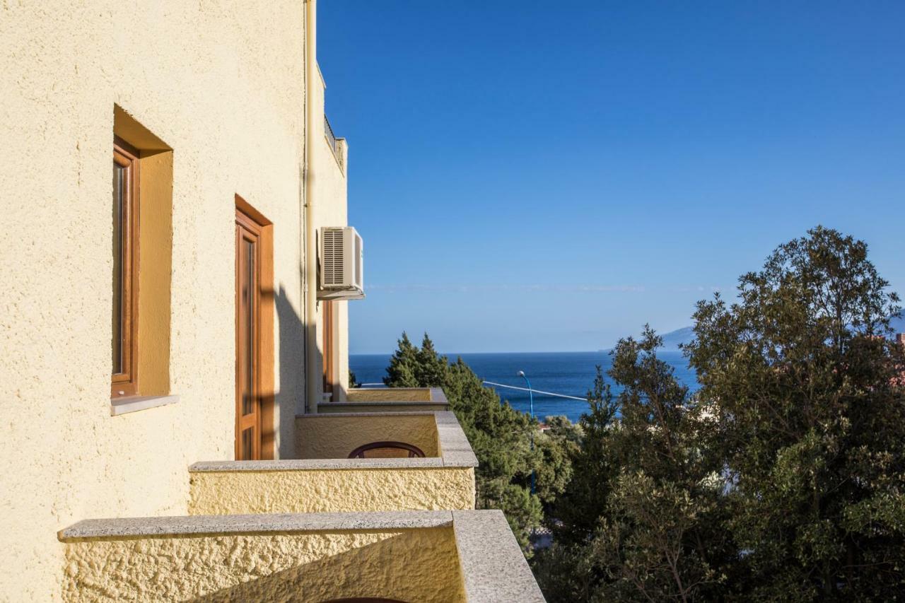 קאלה גונונה Hotel La Playa מראה חיצוני תמונה
