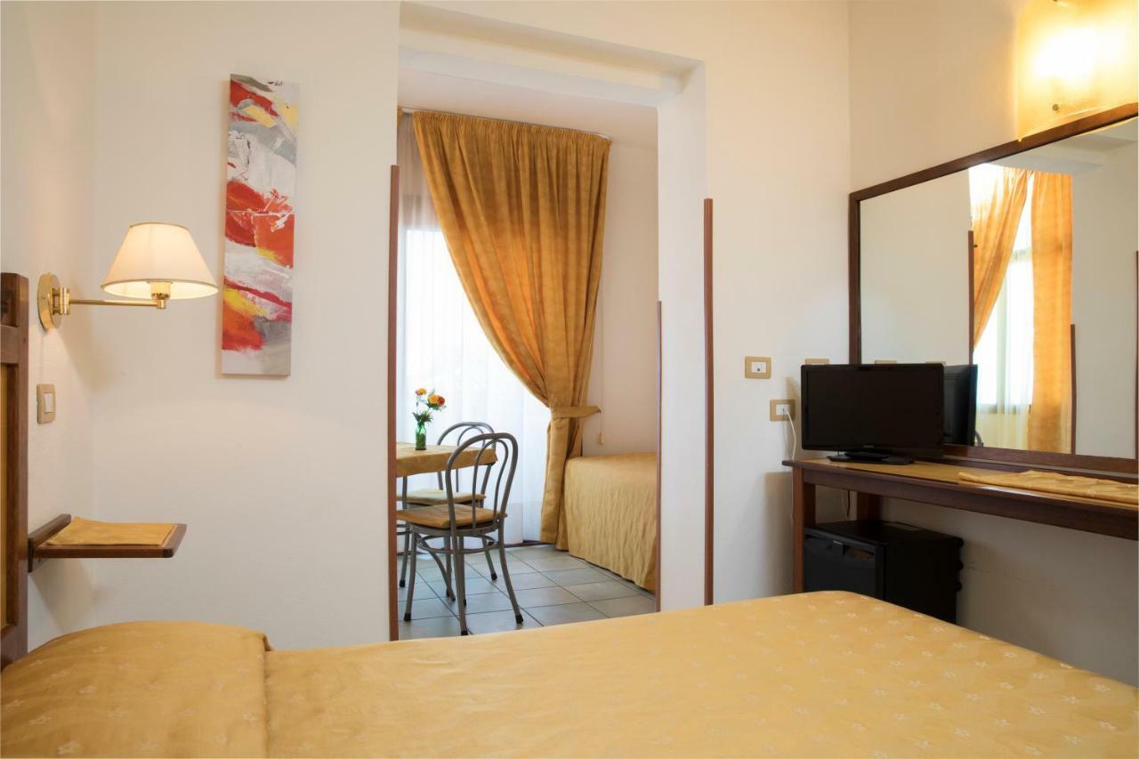 קאלה גונונה Hotel La Playa מראה חיצוני תמונה