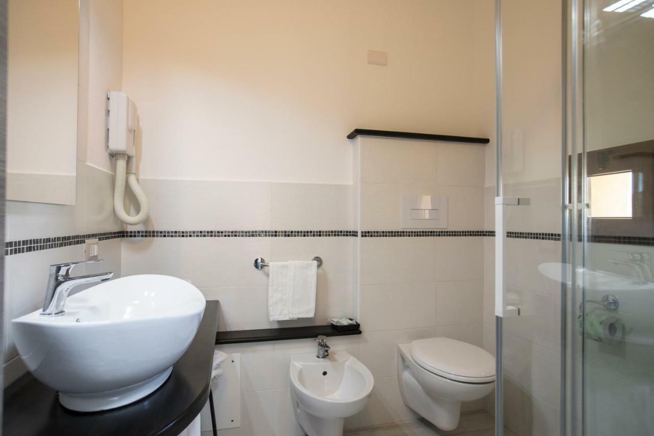 קאלה גונונה Hotel La Playa מראה חיצוני תמונה