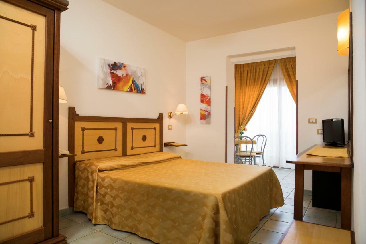 קאלה גונונה Hotel La Playa מראה חיצוני תמונה