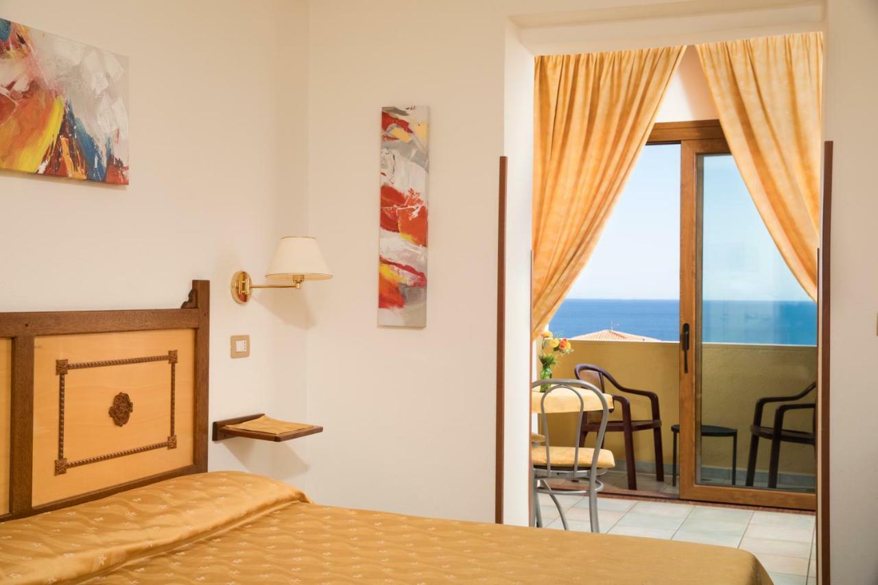 קאלה גונונה Hotel La Playa מראה חיצוני תמונה