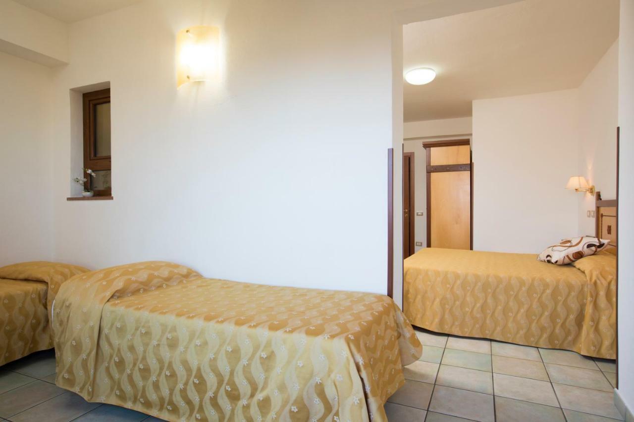 קאלה גונונה Hotel La Playa מראה חיצוני תמונה